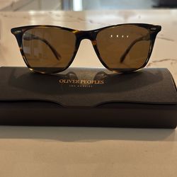 Brand new Oliver People’s Ollis Sun