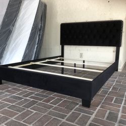BRAND NEW QUEEN SIZE BED FRAME WITH BUTTON TUFTED HEADBOARD