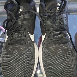 MEN'S NIKE  TENNIS SHOES