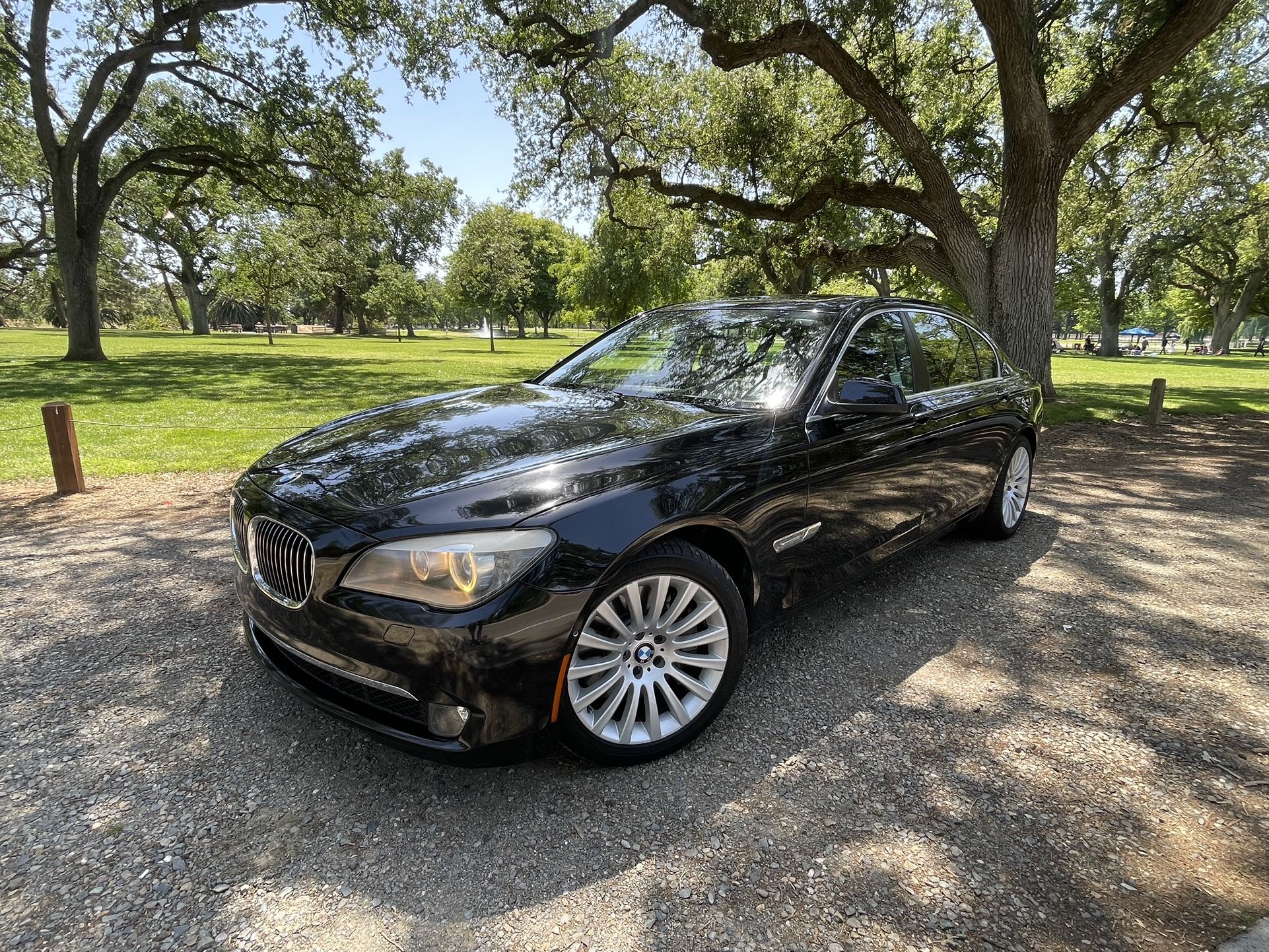 2012 BMW 750