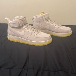 Nike Air force 1 Mid Desert Sand Size 12