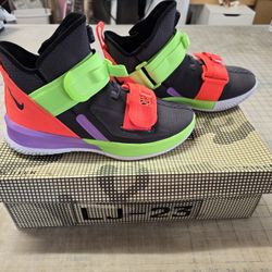 LeBron Soldier XIII SFG Sneakers