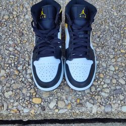 Jordan 1 Mid Yellow Ochre 