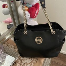 Micheal Kors Purse