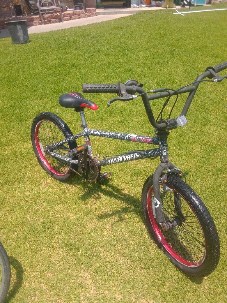 Dynacraft Blade BMX Bike