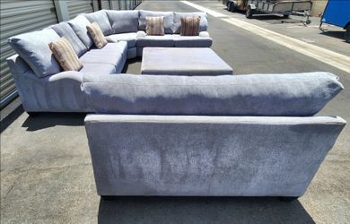 Living Spaces Sectional Couch + DELIVERY