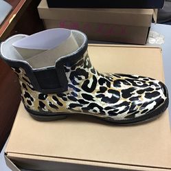 Journee Collection 8.5M Leopard Tekoa Rain Boot New 