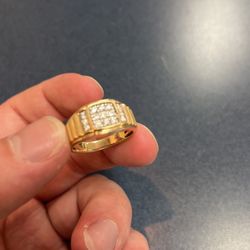 14k Gold Mens Ring With Real Diamonds Asking 300