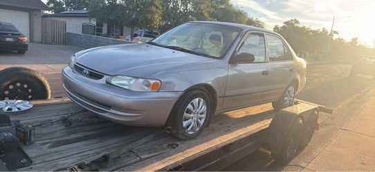 2000 Toyota Corolla