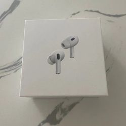 Apple AirPods Pro 2nd Generation MagSafe Wireless Charging Case, White