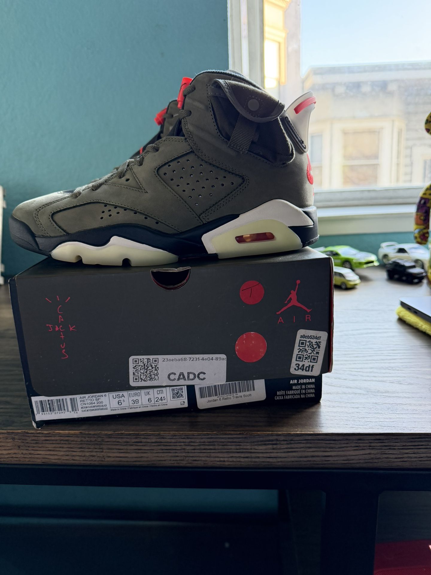 Jordan 6 Retro Travis Scott