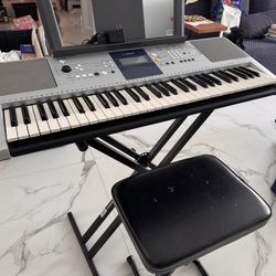 Yamaha PSR-E323 Keyboard, Silver, 61 Keys