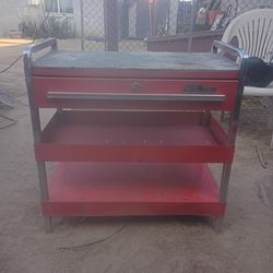 Mac tool box with sleigh