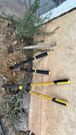 Loppers yard tools .