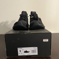 ADIDAS ULTRA 4D OG Size 9M brand new