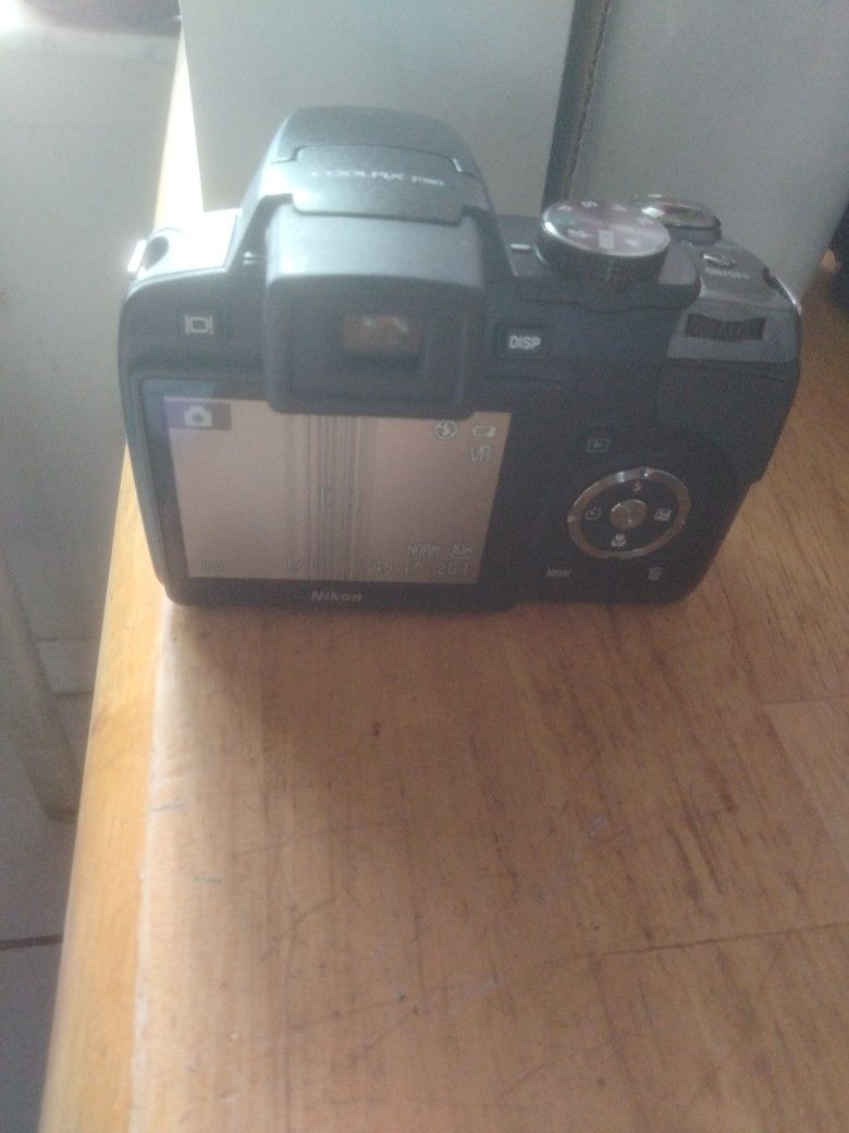Nikon Coolpix P80 Digital Camera with Battery