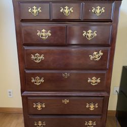 Dresser With 6 Drawers