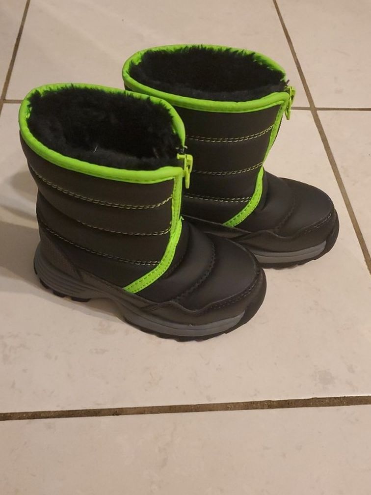 Toddler Size 8 Snow Boots