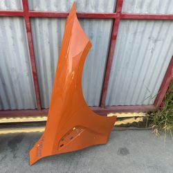 2021-2025 BMW  690 M3  Right Fender 
