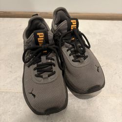 Boys Sneakers Size 4