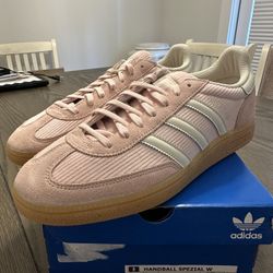 Women’s Adidas Sneakers 