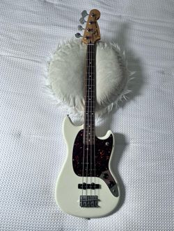Fender PJ Mustang bass