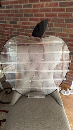 Nailpolisher display