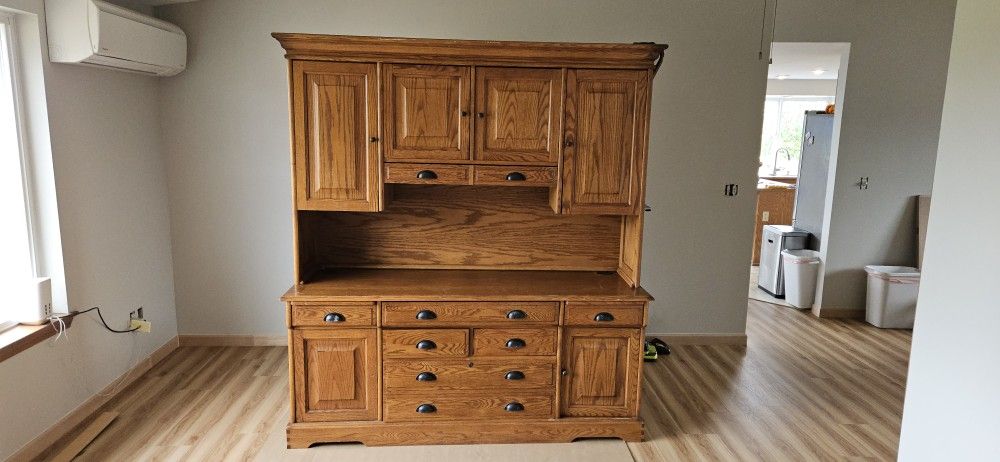 Very nice oak desk, no particle board. FREE