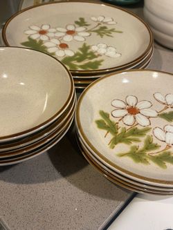 Vintage Berkeley House Nicole K-1574 Stoneware