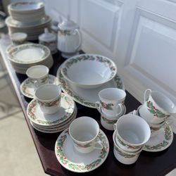 Christmas dishes, service of eight