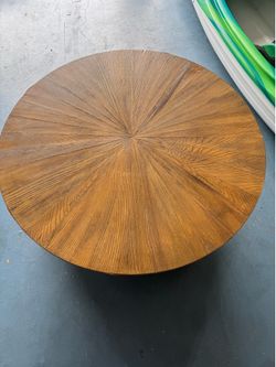 Round coffee table