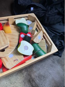 Wood fruits figurines