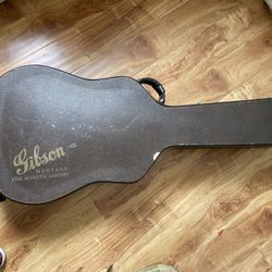 Gibson Acoustic Guitar Case 