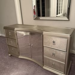 Dresser, Mirror And 2 Nightstands 