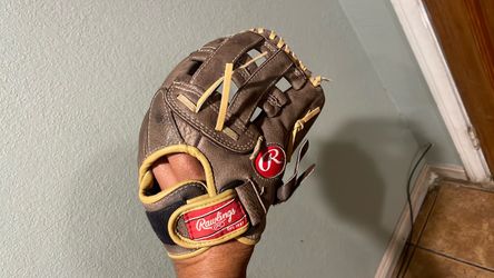11 .1/2 inches Rawlings, the gold glove highlight.