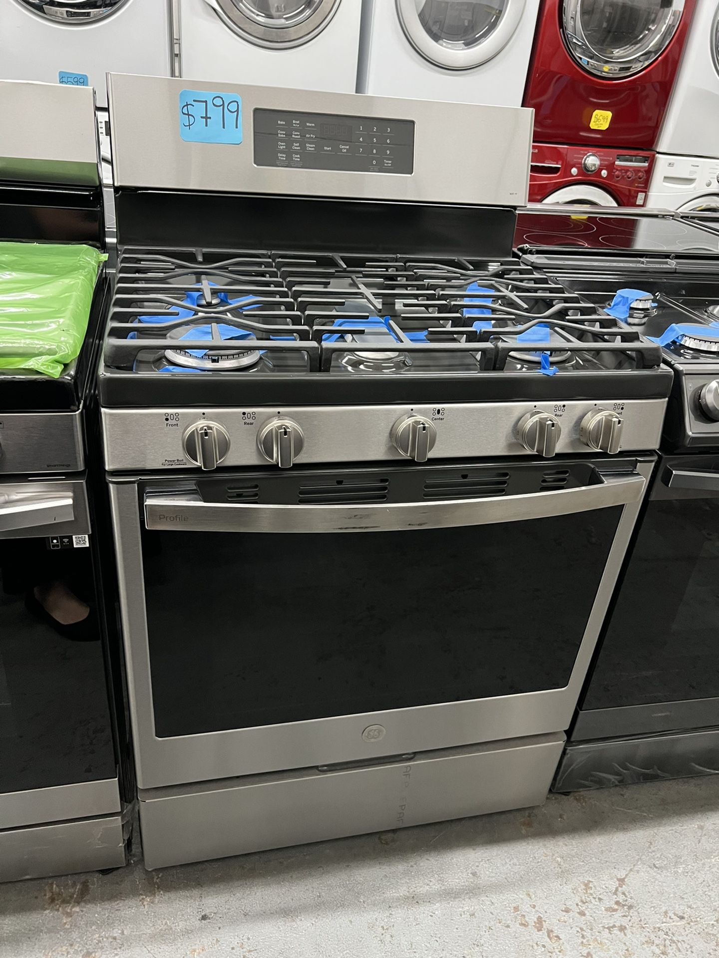 GE 30” Gas Stove New Scratch And Dent With Air Fry 