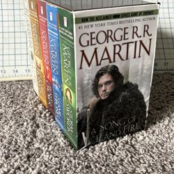 4.7⭐️ out of 5⭐️, Game of Thrones, 5 book set