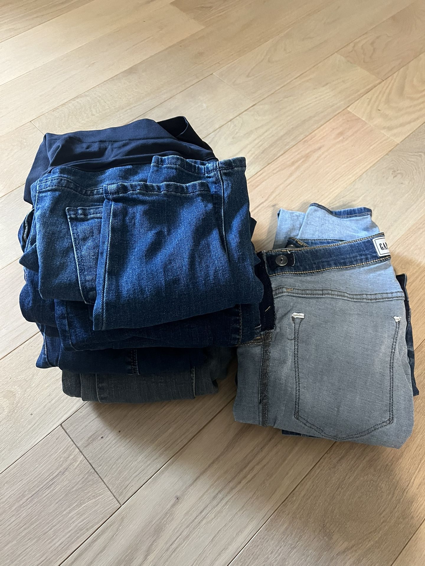 Maternity Clothes- Size 4/small