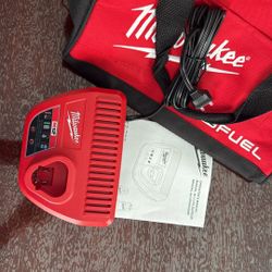 Milwaukee M12 Battery Charger With Carrying Bag