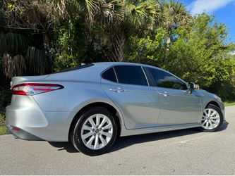 2020 TOYOTA CAMRY LE *ONE OWNER* CLEAN CARFAX* FINANCING* TRADES FL  *ONLY 121,000 MILES*  CLEAN FLORIDA TITLE  CLEAN CARFAX HISTORY* NO ACCIDENTS NO 