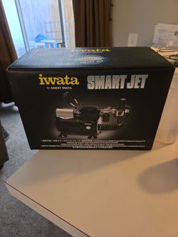 Anest Iwata 1/8 HP Compressor with Iwata Gravity Feed Airbrush