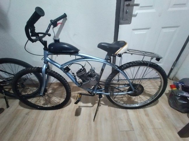 Huffy 2-stroke Gas Powered Motorized Bicycle 29"