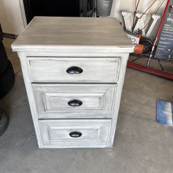 3 drawer Dresser