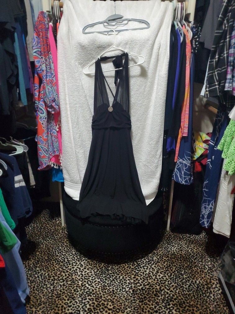 Hello Marilyn Halter Dress With Rhinestone Center