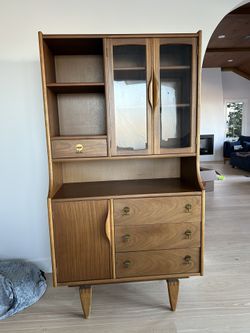 Mid Century Modern China Cabinet Tivøli Series by Stanley