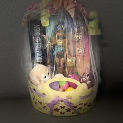 Monster High Cleo Easter Basket