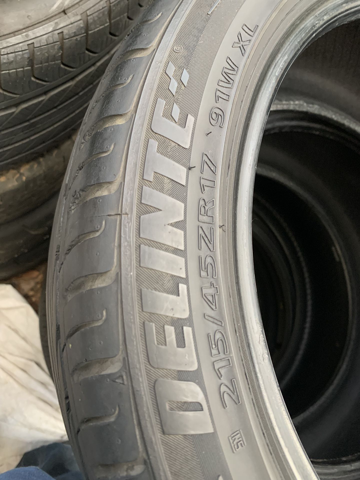 215/45/17 DELINTE PAIR