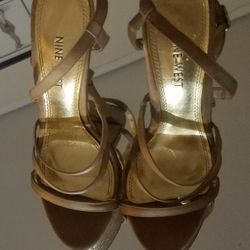 AMAZING GOLD NINE WEST HEELS!!