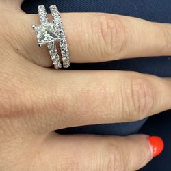 Leo Engagement Ring Set