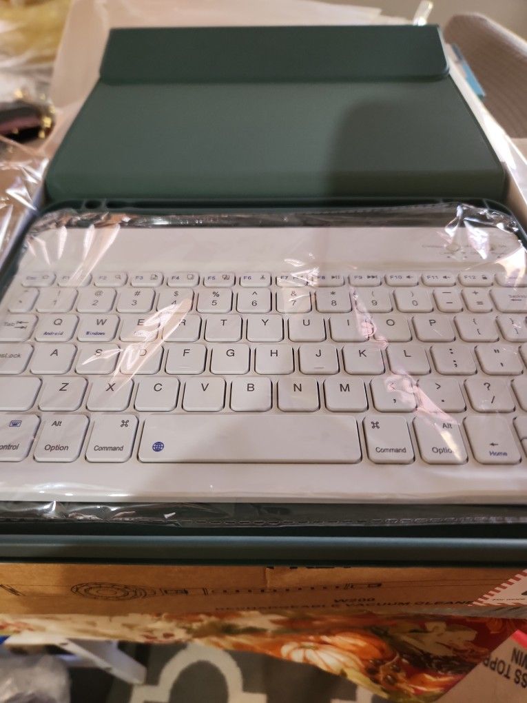Wireless Key Board 10 Inch And Case